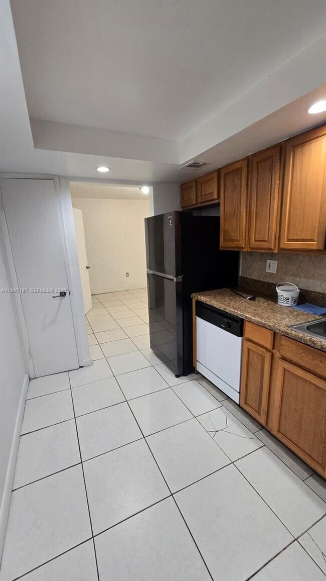 Building Photo - 702 NW 87th Ave