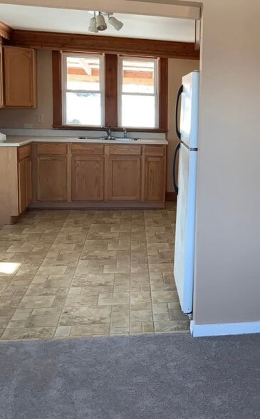 Building Photo - 209 Melody Ln