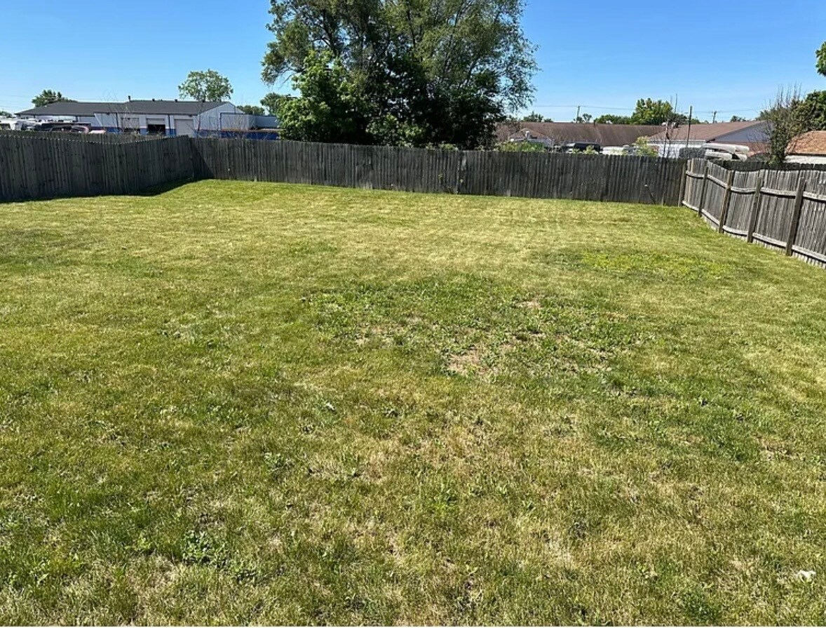 Building Photo - 543 Murphy Ln