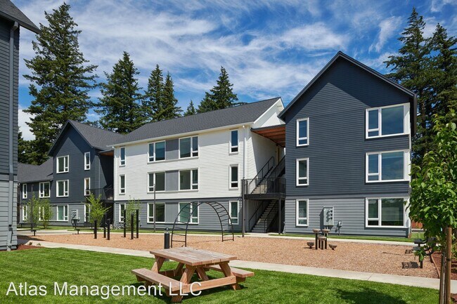 Building Photo - 468 SE 202nd Ave