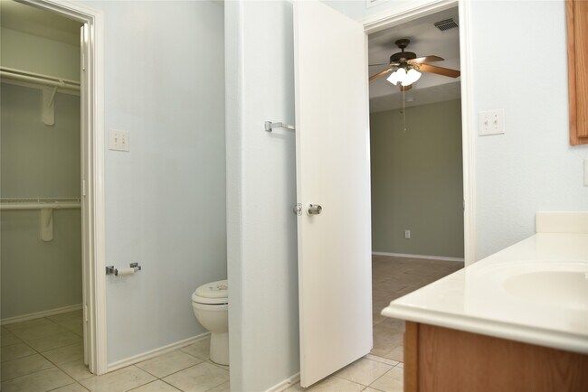 Building Photo - 10406 Sutter Glen Ln