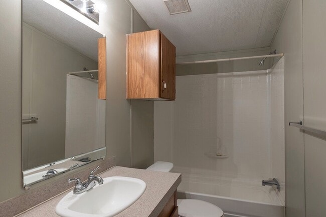 Building Photo - 30511 Valley Oaks Dr