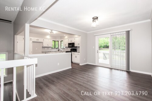 Building Photo - 7920 W 113th Terrace