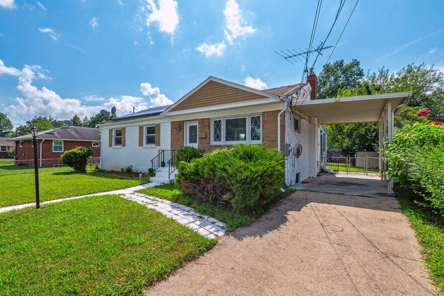 Primary Photo - 3009 Viceroy Ave