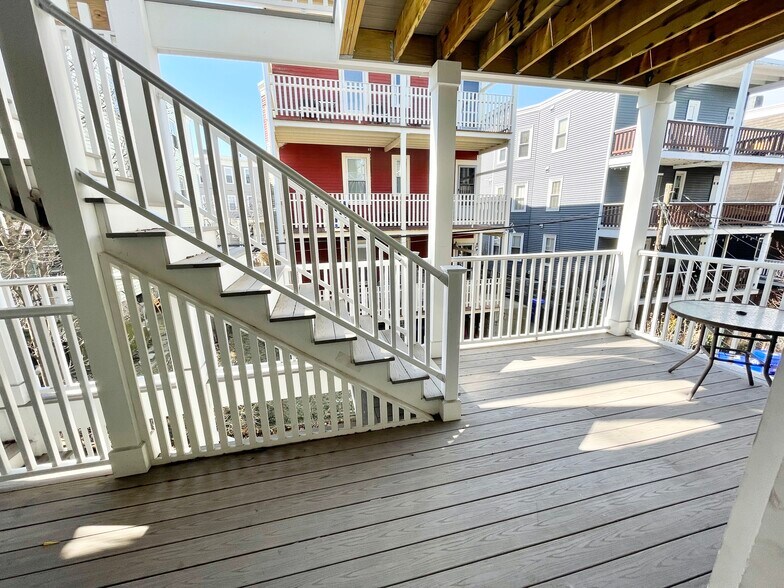 Building Photo - 29 Newport St