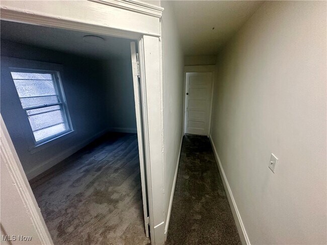 Building Photo - 162 Westwood Ave