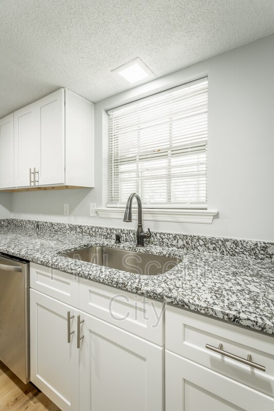 Building Photo - 508 Briar Park Ln