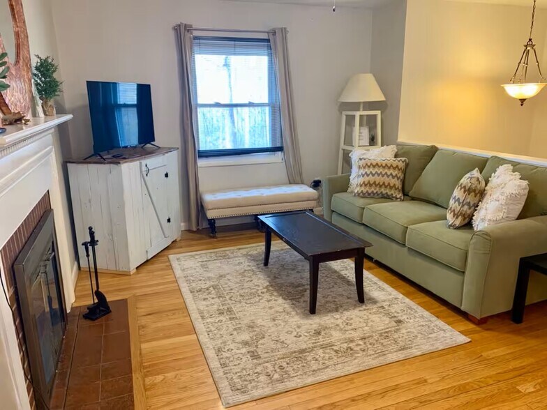 Building Photo - 621 Durrett Town Rd