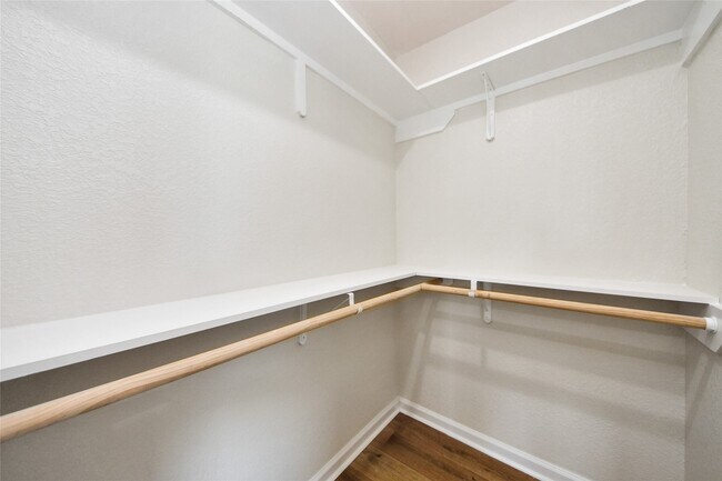 Building Photo - 2804 Bringhurst St