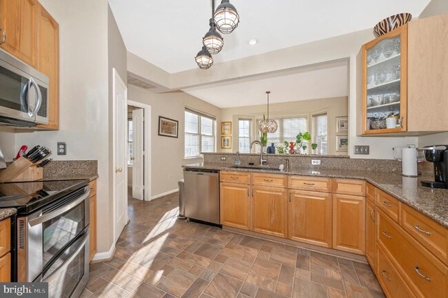 Building Photo - 2575 Bear Den Rd