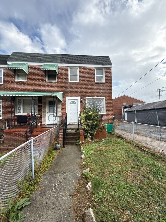 Building Photo - Two Bedroom House In Baltimore City