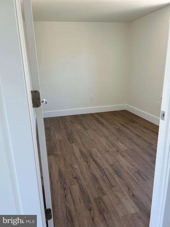 Building Photo - 152 N Walnut St