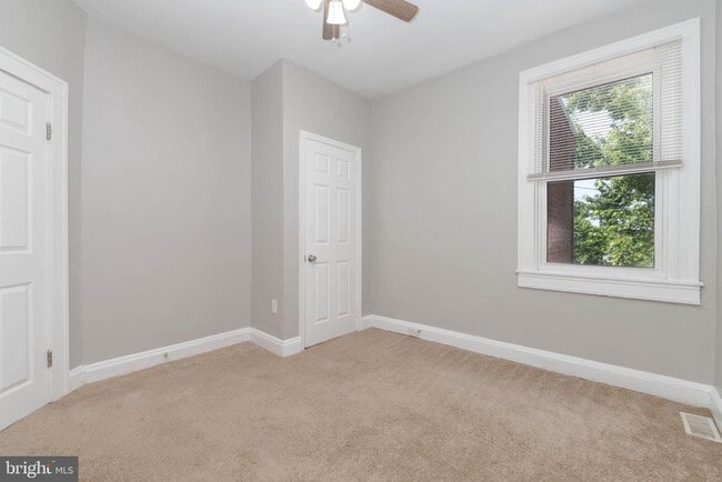 Building Photo - 2811 Mayfield Ave