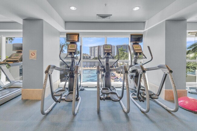 Building Photo - 1945 S Ocean Dr