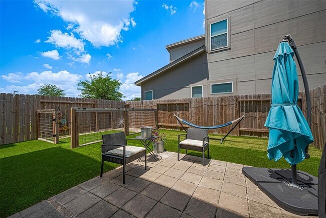 Building Photo - 6804 Rocinante Ln