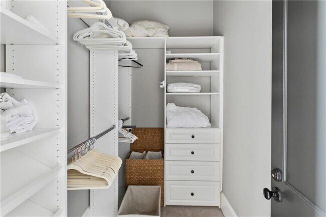 Building Photo - 635 Bonaventure Ave NE