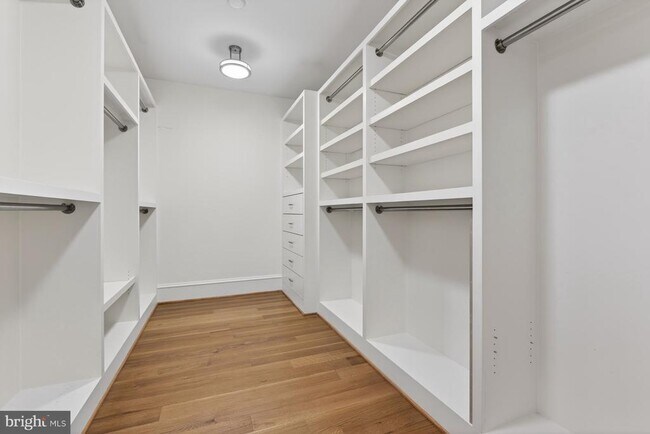 Building Photo - 7002 River Oaks Dr