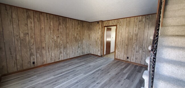 Building Photo - 112 Victor Reiter Pky