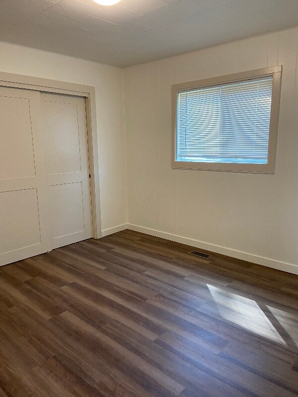 Building Photo - 414 E Sanson Ave