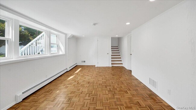 Building Photo - 118 Van Etten Blvd