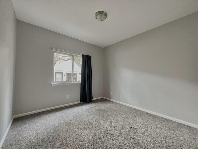 Building Photo - 11917 Meadowfire Dr