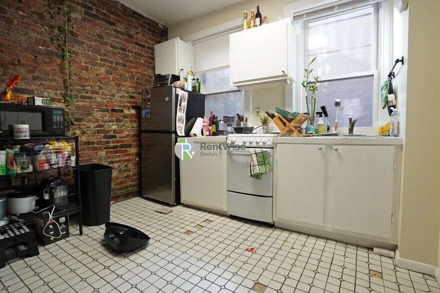 Building Photo - 15 Garden St