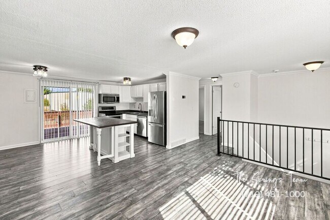 Building Photo - 1495 Prado Dr
