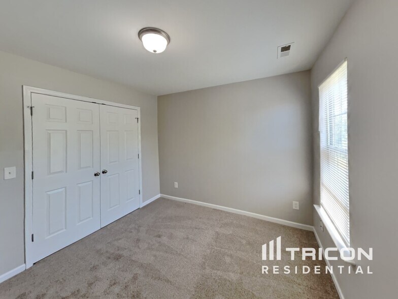 Building Photo - 1325 Rushing Creek Pkwy