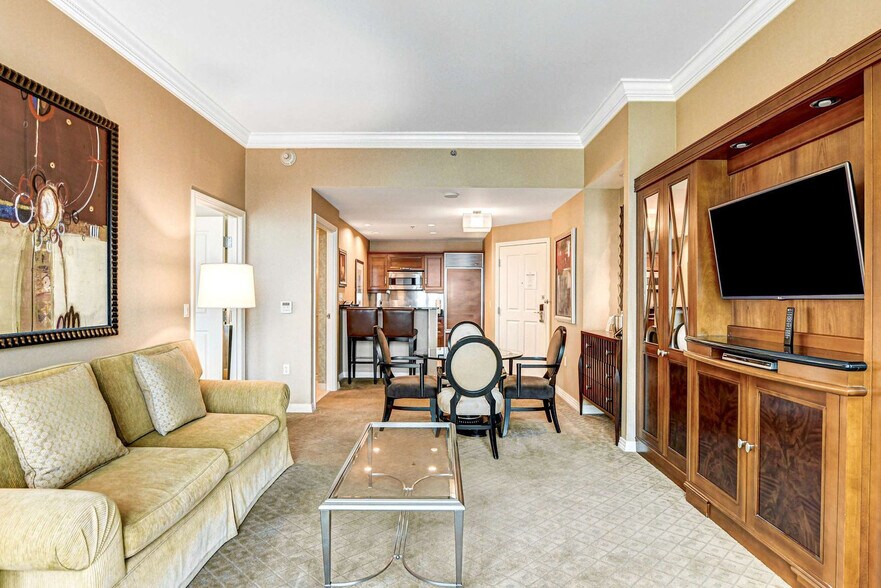 Building Photo - 135 E Harmon Ave