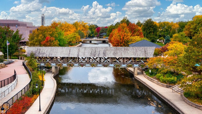 Building Photo - 345 Green Valley Dr