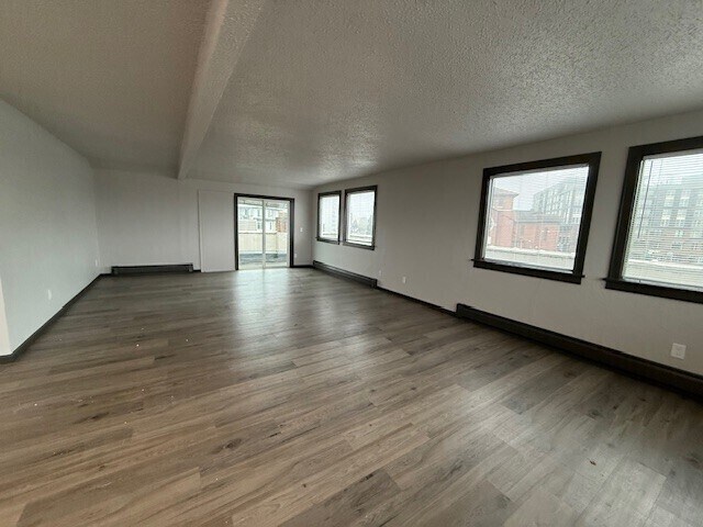 Building Photo - 16 N Broadway St