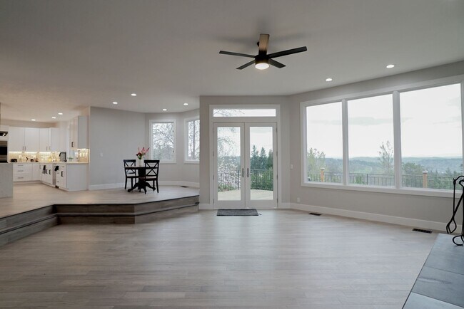 Building Photo - Pete’s Mountain Estate with Mountain Views