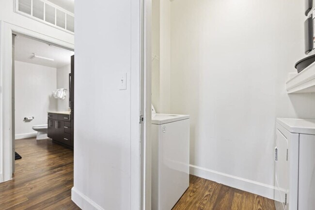 Building Photo - 5445 Town and Country Blvd