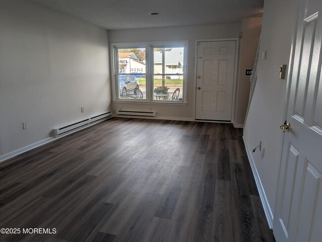 Building Photo - 19 Gibraltar Ct