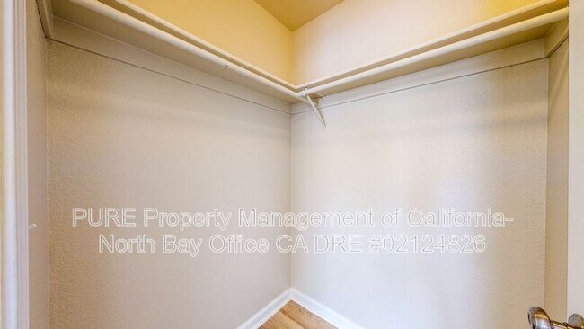 Building Photo - 1220 Hidden Creek Pl
