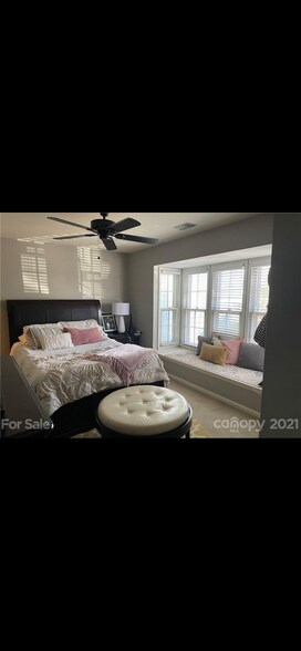 Building Photo - 3300 Selwyn Farms La