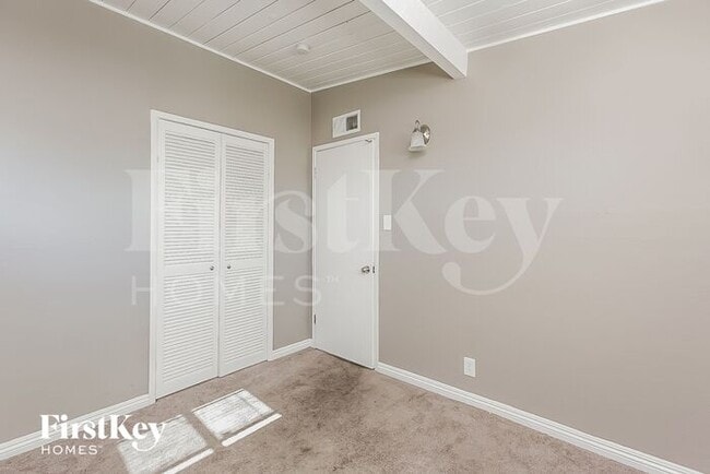 Building Photo - 420 N Princeton St