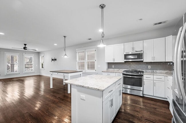 Building Photo - Awesome 3BR/3.5BA Craftsman Cottage in Chesterfield!