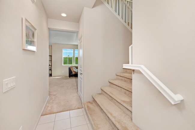 Building Photo - 40106 Calle Real