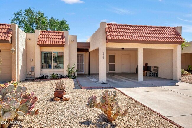 Building Photo - 2515 E Villa Maria Dr