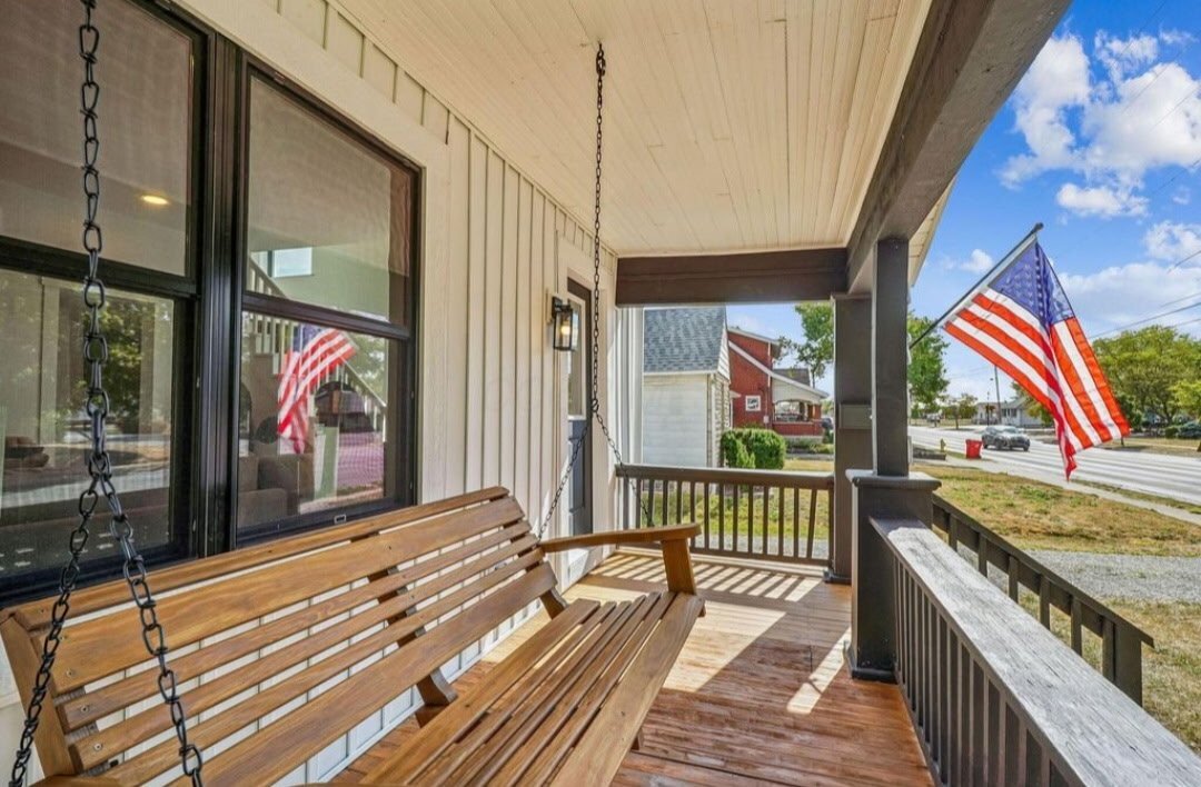 Building Photo - 4270 Broadway