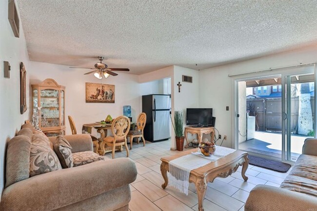 Building Photo - Lovely 3 Bedroom Townhome in Chula Vista!