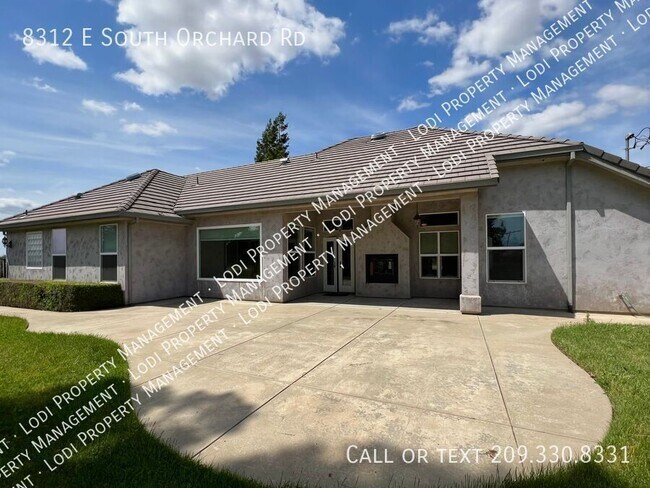 Building Photo - 8312 E Orchard Rd