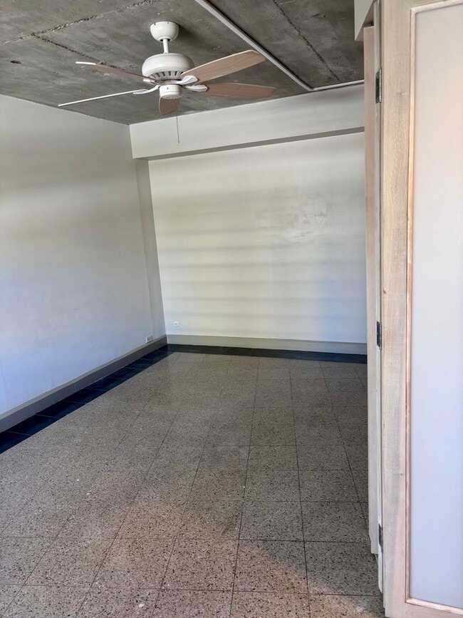 Building Photo - 2118 Kuhio Ave.