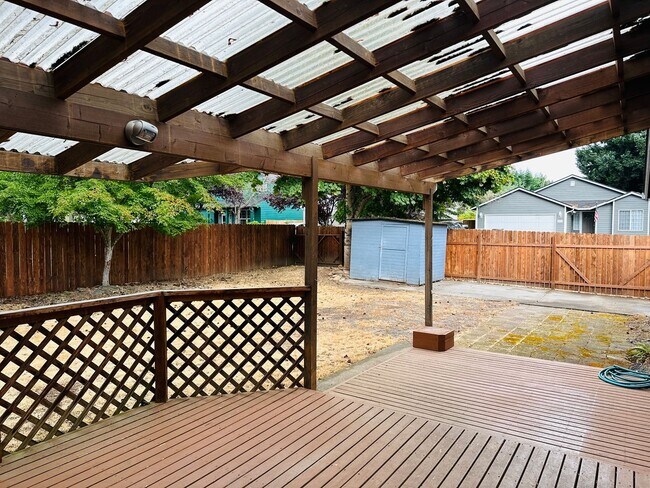 Building Photo - Beautiful One Level Home w/ RV Parking