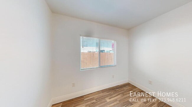 Building Photo - 2691 Thorpe Ave