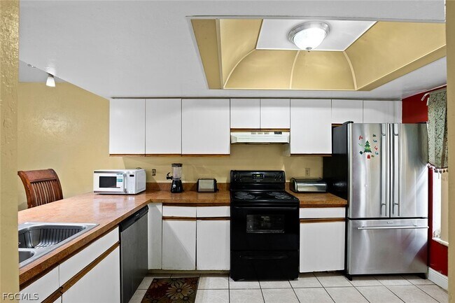 Building Photo - 2039 Golfside Village Dr