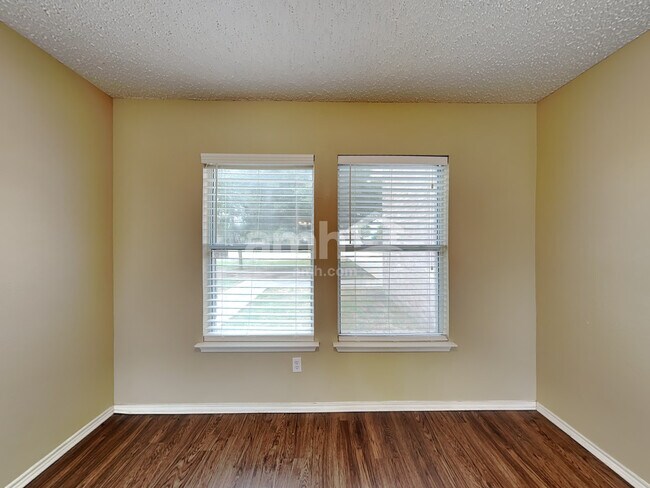 Building Photo - 7060 Milo Way