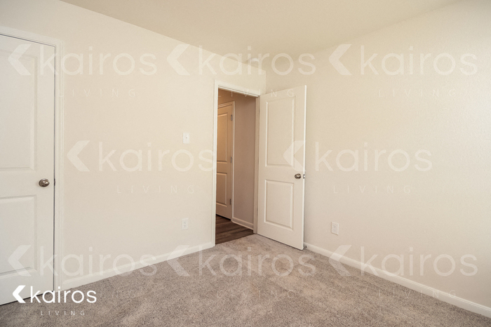 Building Photo - 15581 Briar Forest Dr