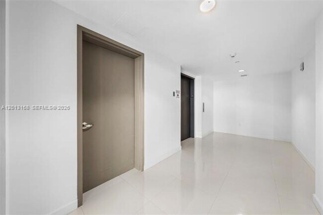 Building Photo - 900 Biscayne Blvd